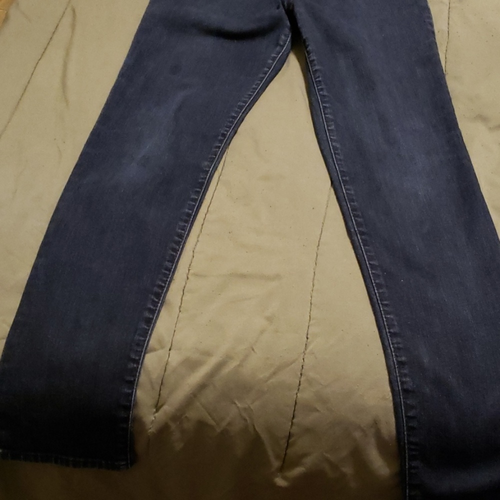 Gap 1969 Jean's super skinny- discoloration on leg